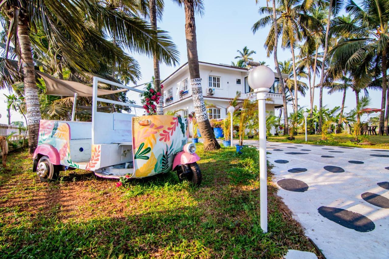 White House In Goa, Truly Amazing Experience Bed and Breakfast Saligao Exteriör bild