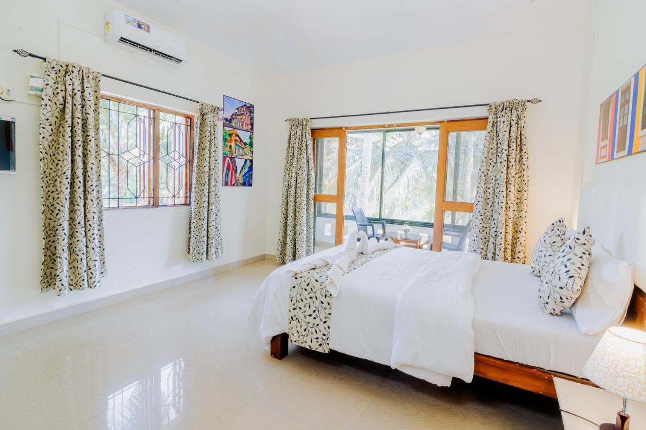 White House In Goa, Truly Amazing Experience Bed and Breakfast Saligao Exteriör bild