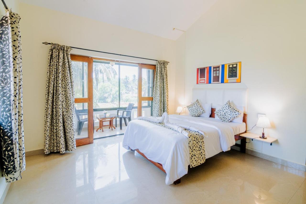 White House In Goa, Truly Amazing Experience Bed and Breakfast Saligao Exteriör bild
