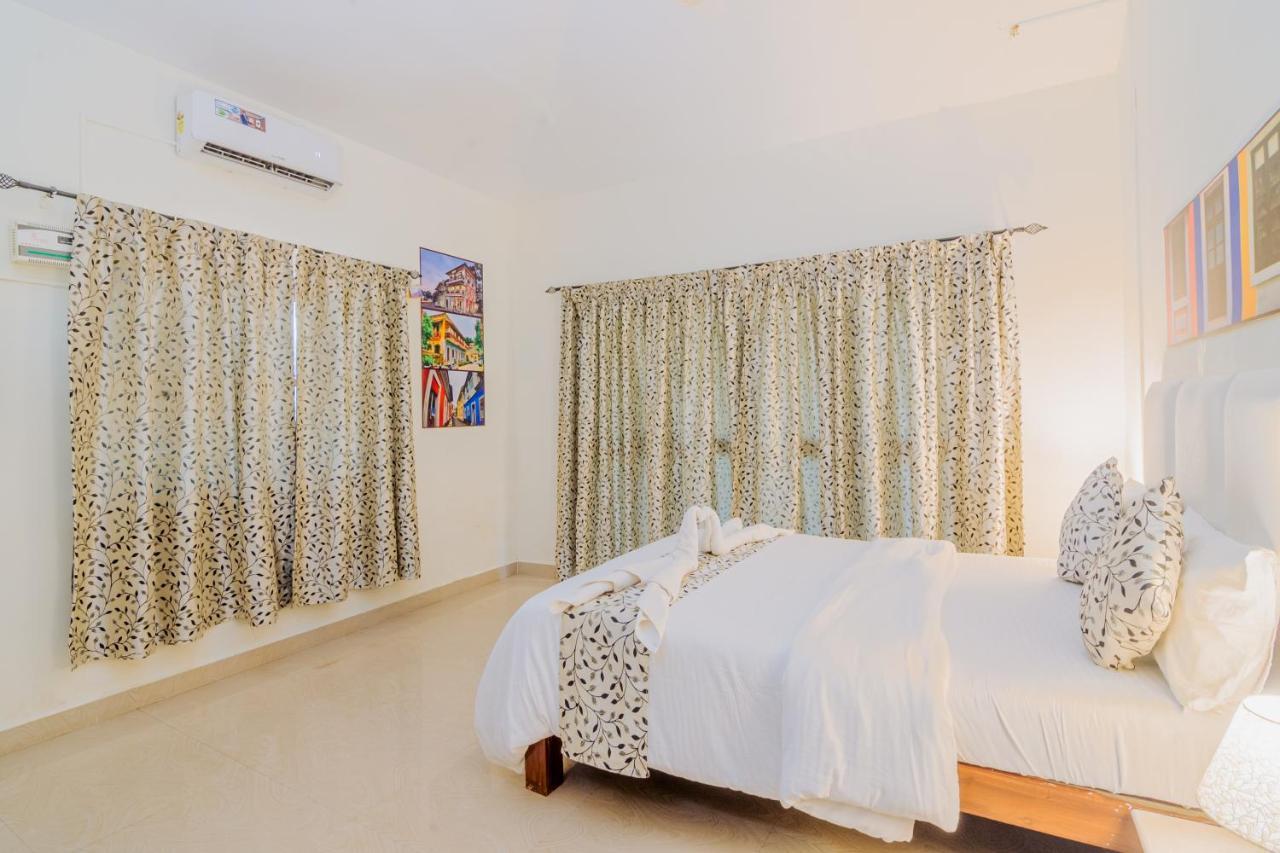 White House In Goa, Truly Amazing Experience Bed and Breakfast Saligao Exteriör bild